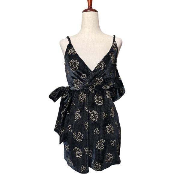 NWT TulaRosa REVOLVE Black Velvet Emily‎ Wrap Dress Gold Paisley Studs XXS - Picture 2 of 15